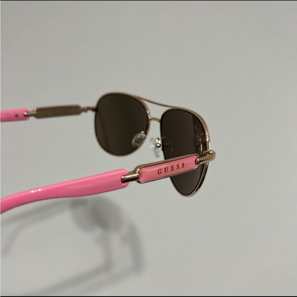 Women’s Guess sunglasses